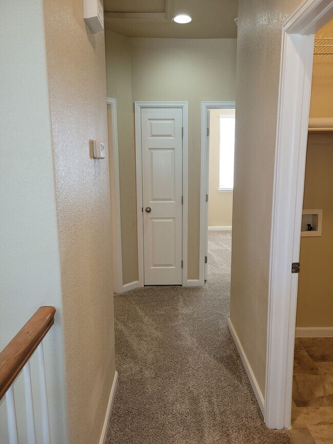 Building Photo - 7747 Mountain Laurel Dr
