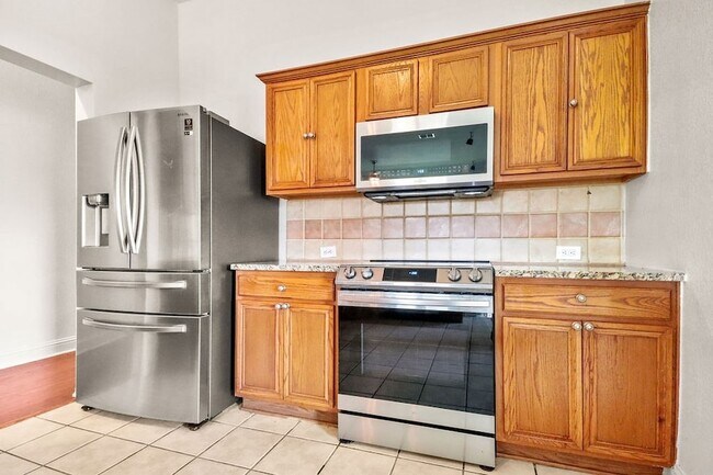 Building Photo - 1075 Wood Stream Dr