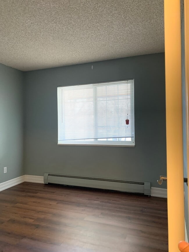 Building Photo - Top Floor Condo in Southeast Denver 2 bed ...