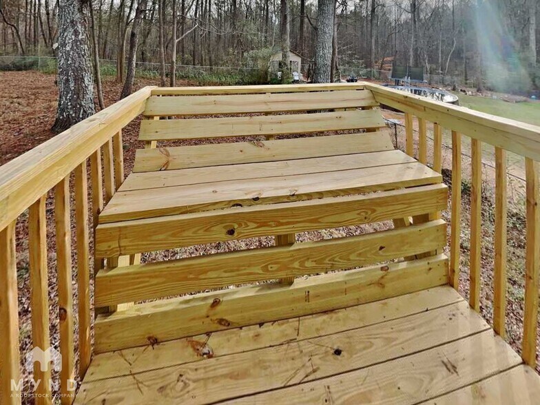 Building Photo - 456 Hardy Way