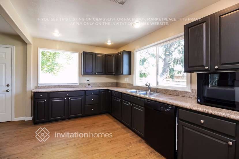 Building Photo - 12569 5th St