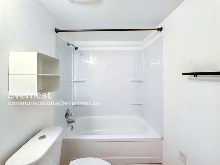 Building Photo - 13787 NE 77th Pl