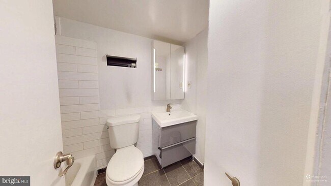 Building Photo - 2500 N Van Dorn St