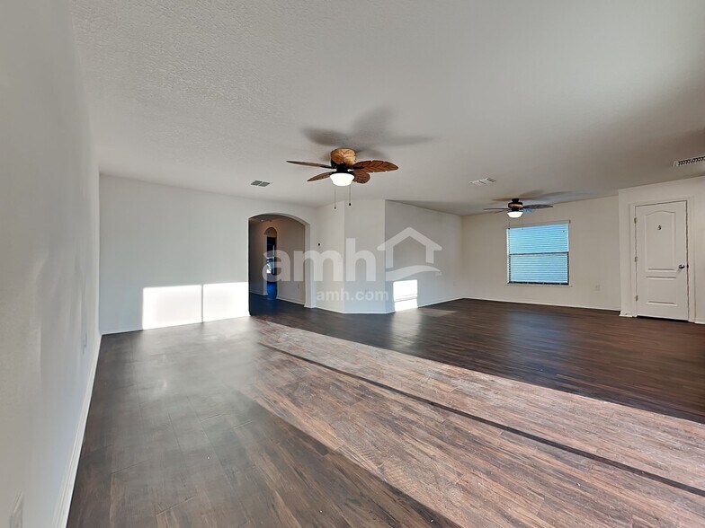 Building Photo - 1741 Chatham Grn