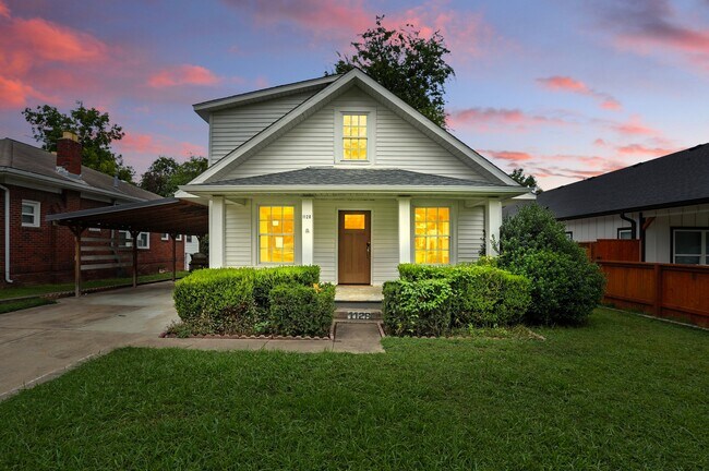 Primary Photo - 1128 S Atlanta Ave