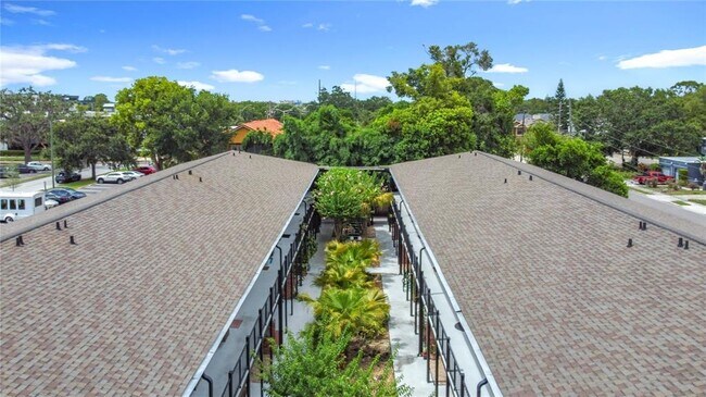 Building Photo - 851 Miles Ave