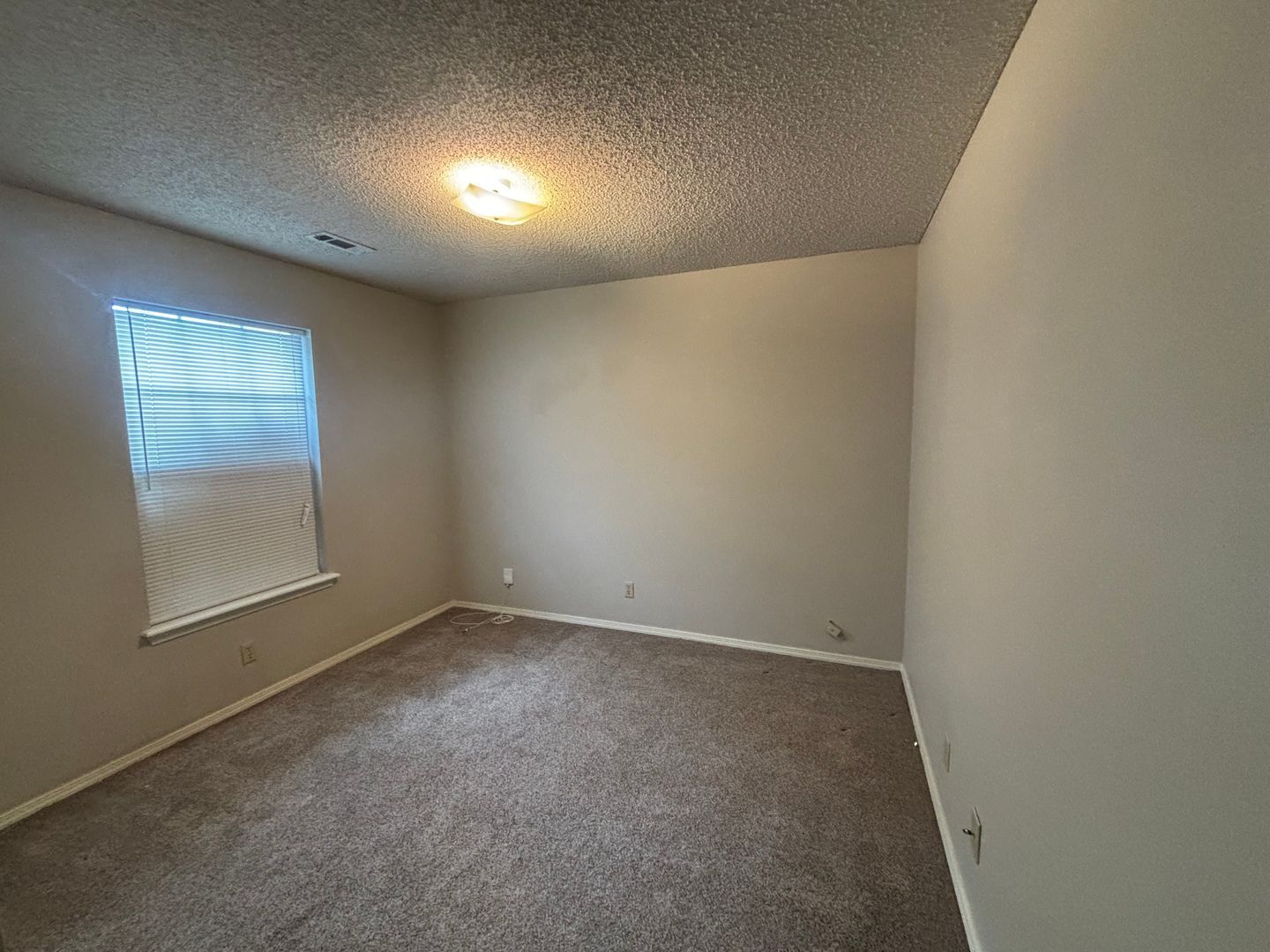 Building Photo - 507 Camellia Dr