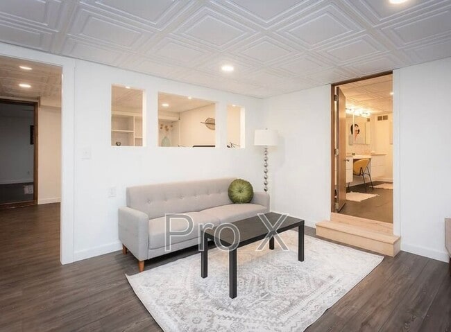 Building Photo - 6 Lambeth Cir