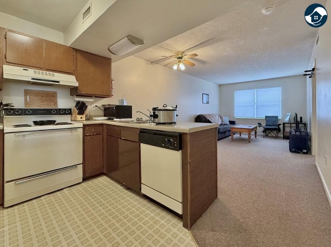 Building Photo - 229 E King St