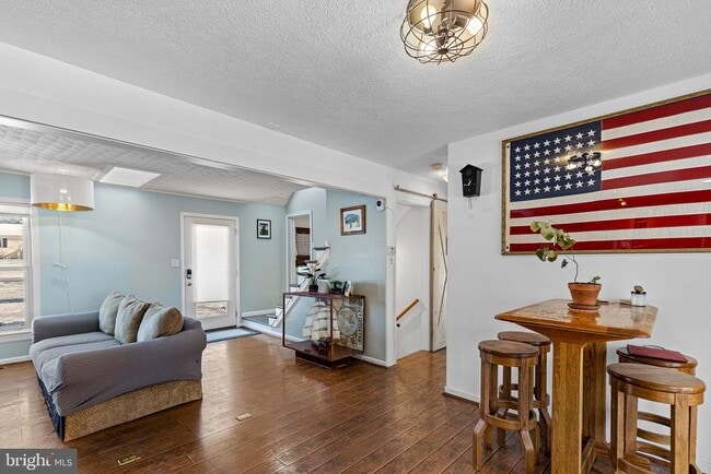 Building Photo - 9 Lakeview Terrace