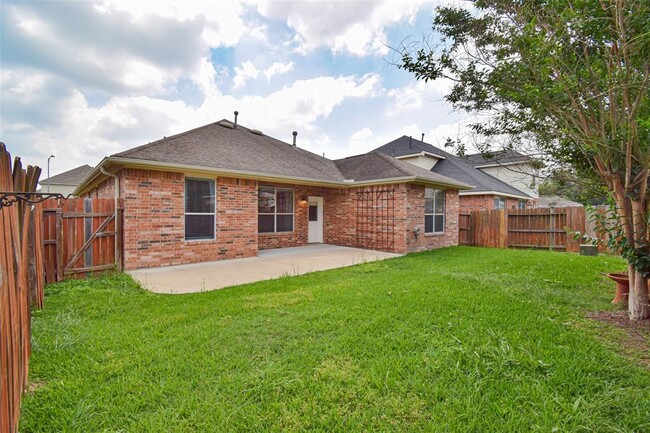Building Photo - 17911 Serene Shore Dr