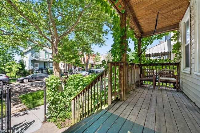Front Porch - 3423 W Cortland St