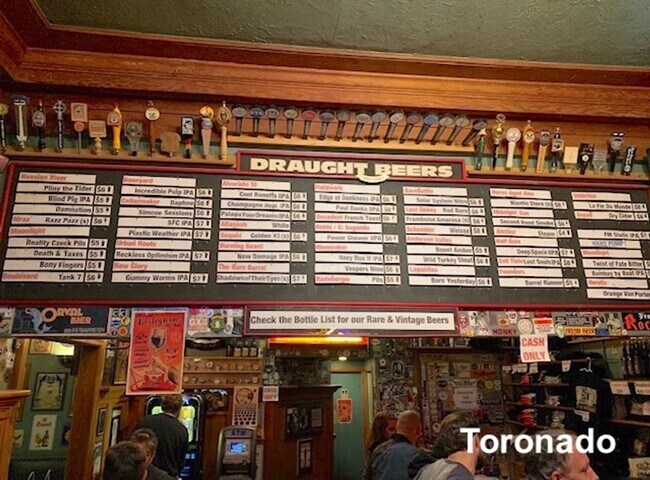 Building Photo - 226-230 Scott St