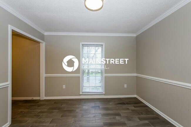 Building Photo - 3 Bedroom Pet-Friendly Home in Charlotte, NC with Main Street Renewal