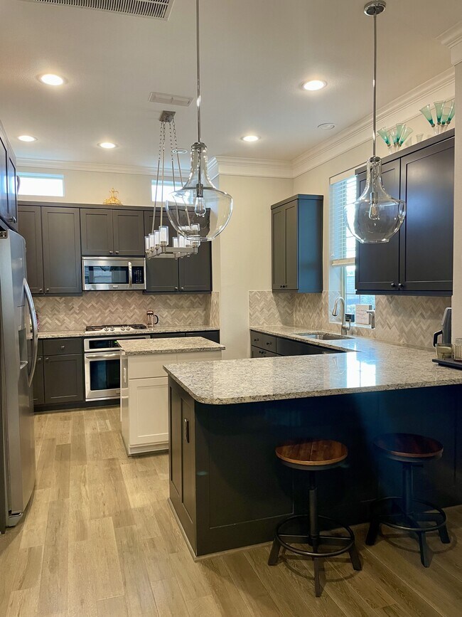 Building Photo - 6755 Highclere Manor Ln
