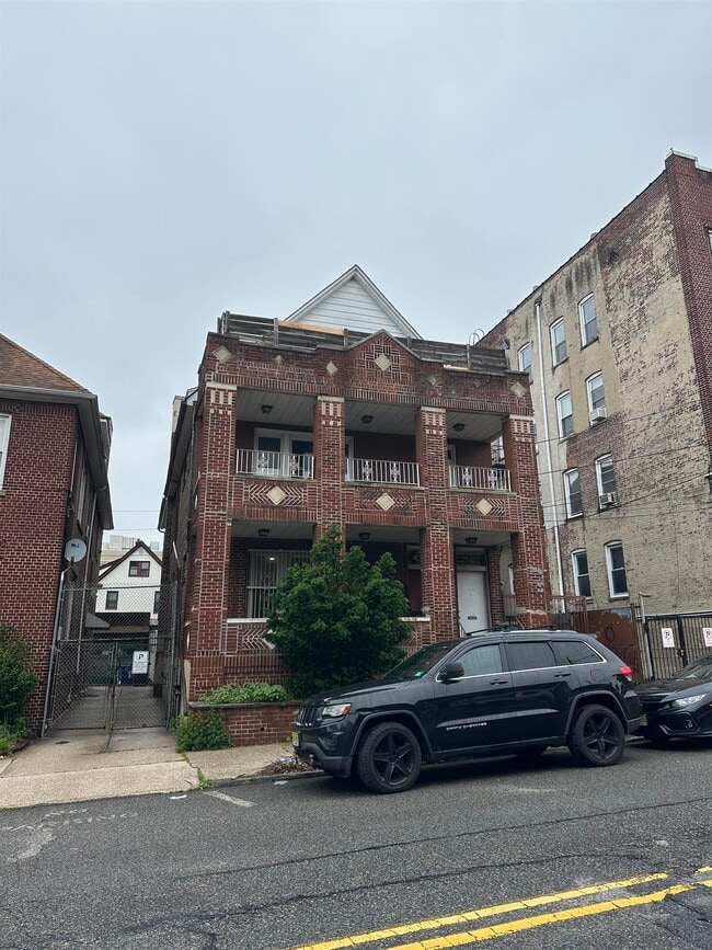 Primary Photo - 292 Stegman Pkwy