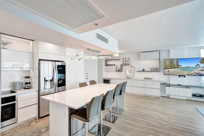 Building Photo - 2501 S Ocean Dr