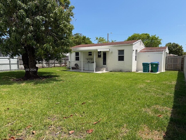 Building Photo - 4871 SW 5th Terrace