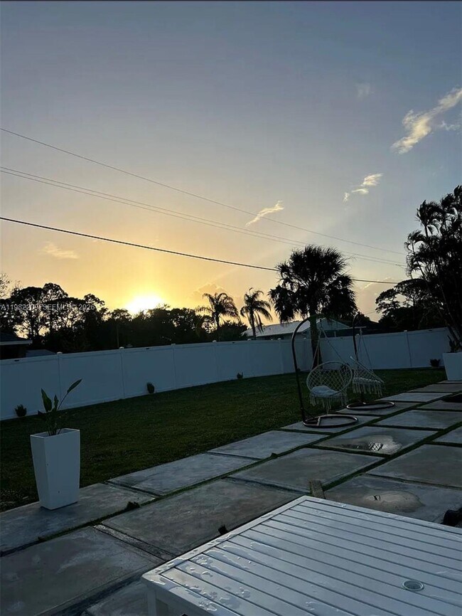 Building Photo - 2197 SE Shelter Dr