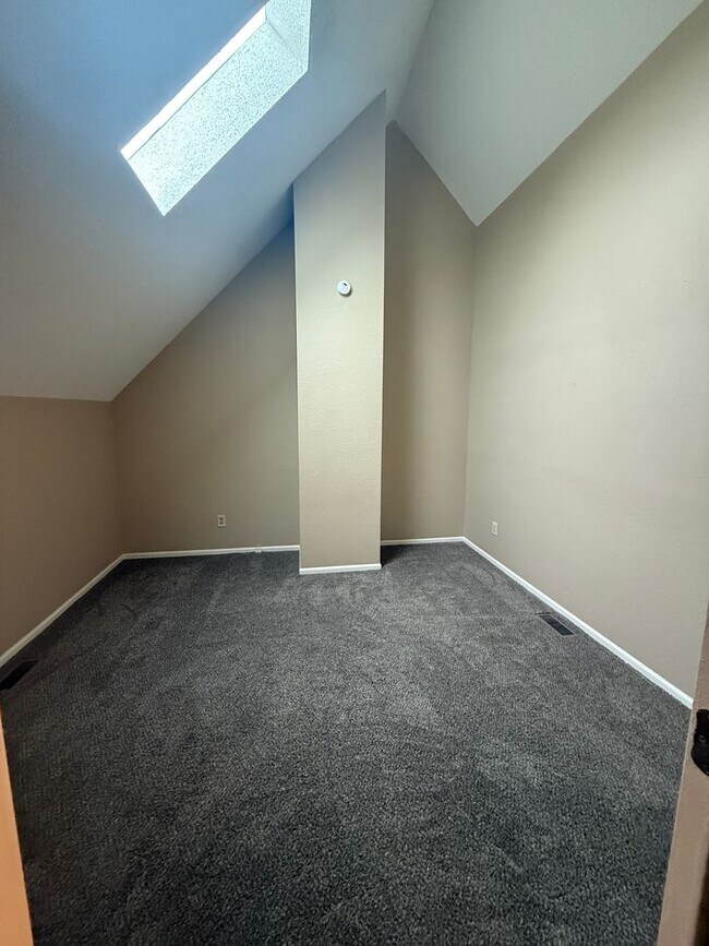 Building Photo - 708-710 SW 37th St Duplex