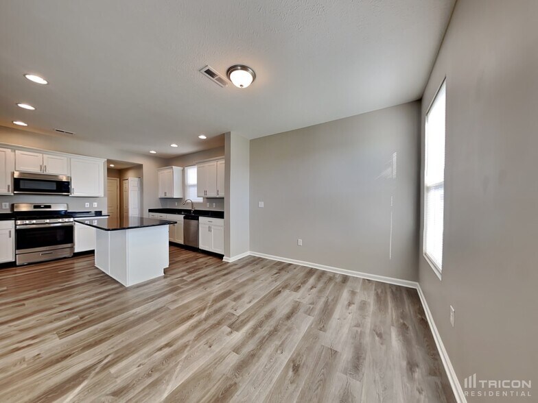Building Photo - 2446 Creek Bank Dr