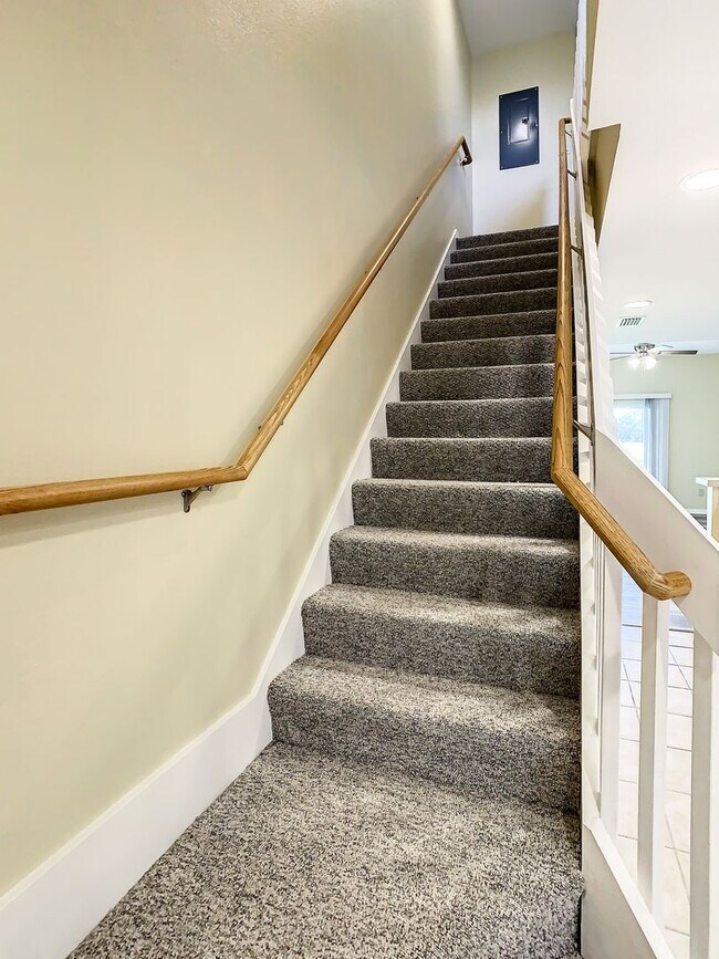 Building Photo - Deep Creek Townhome - Golf Course View (ONE FREE MONTH RENT FOR QUALIFIED APPLICANTS!)