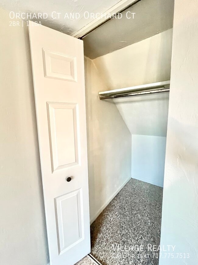 Building Photo - 402 Orchard Ct