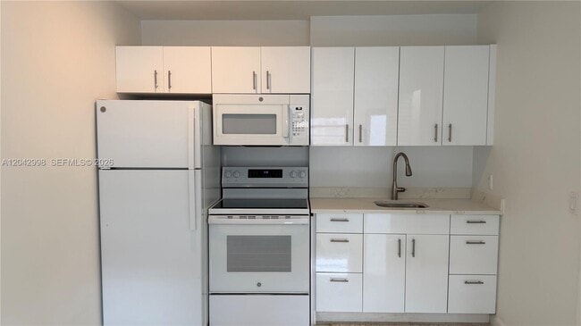Building Photo - 612 NW 43rd Ct
