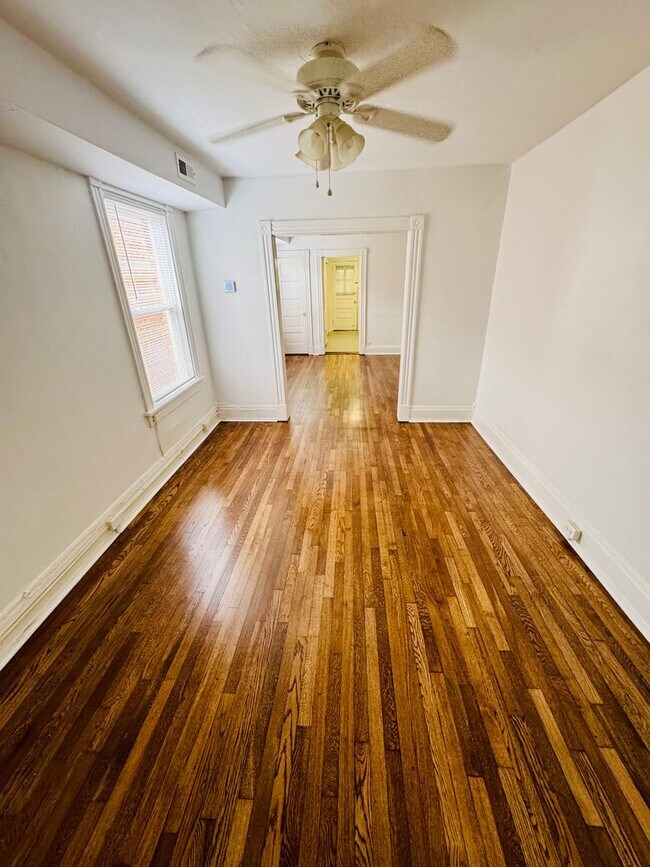 Building Photo - 3118 Hanover Ave