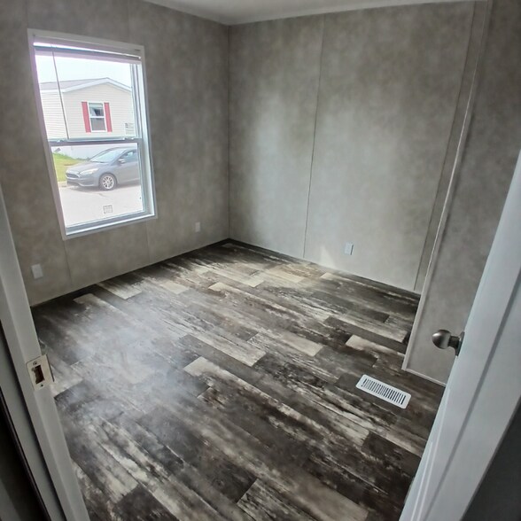 Building Photo - 107 Palm View Dr
