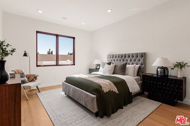 Building Photo - 3116 Elvido Dr