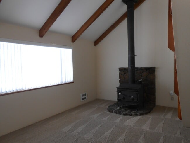 Building Photo - 17297 Golden Eye Dr