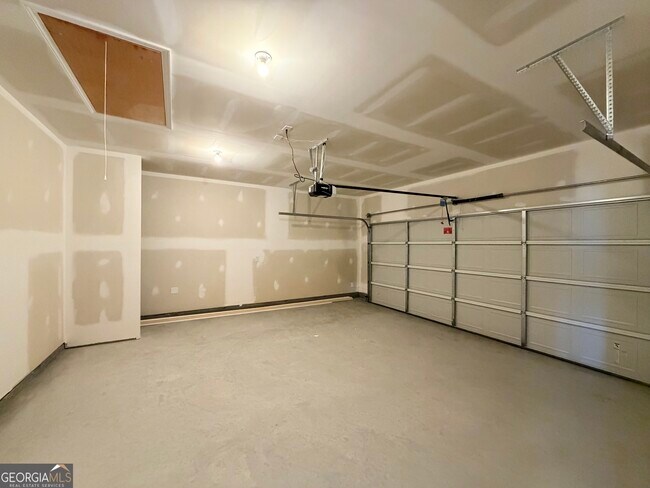 Building Photo - 824 Kensington St