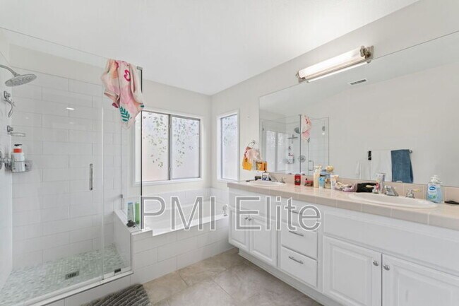 Building Photo - 28654 Silverking Trail