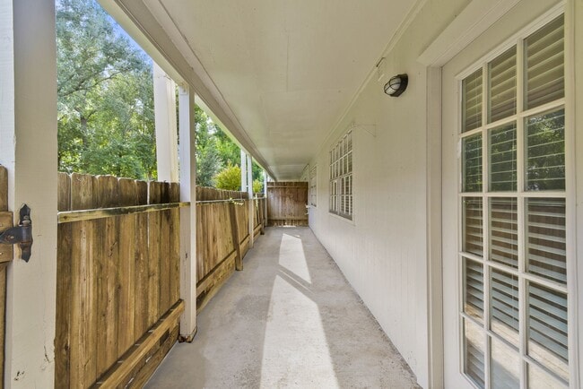 Building Photo - 12633 Memorial Dr