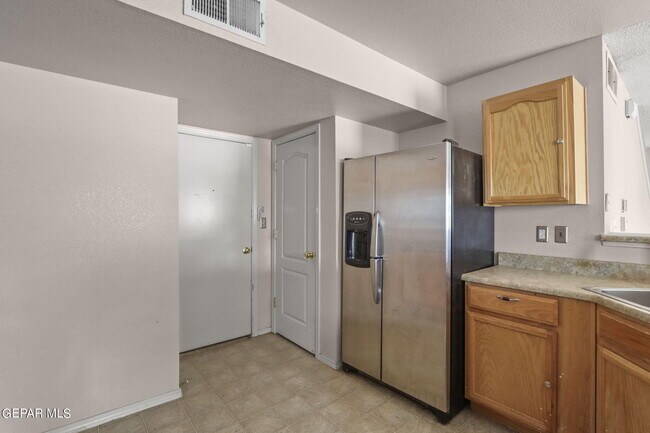 Building Photo - 14301 Pacific Point Dr