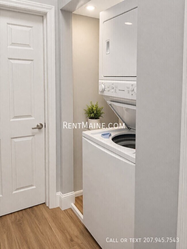 Building Photo - 15 Lloyd Ln