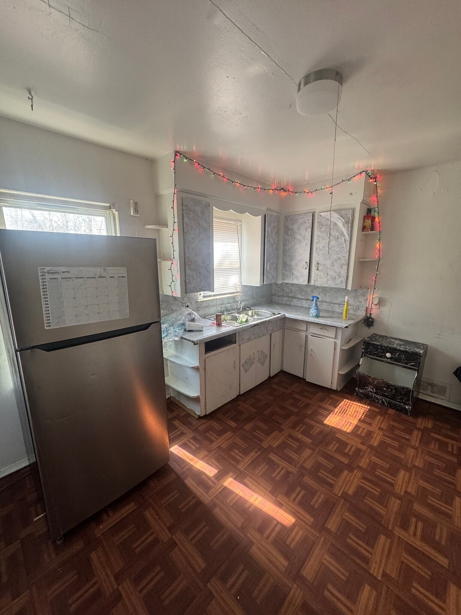 Building Photo - 711 W Dewey St