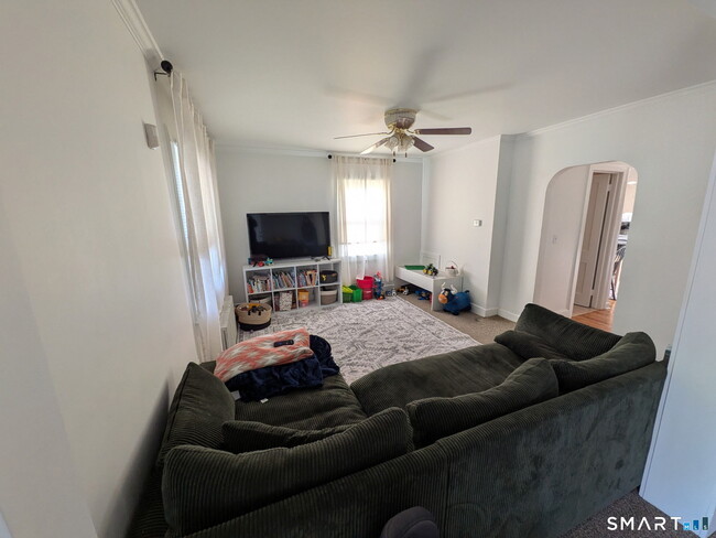 Building Photo - 204 Ross Rd