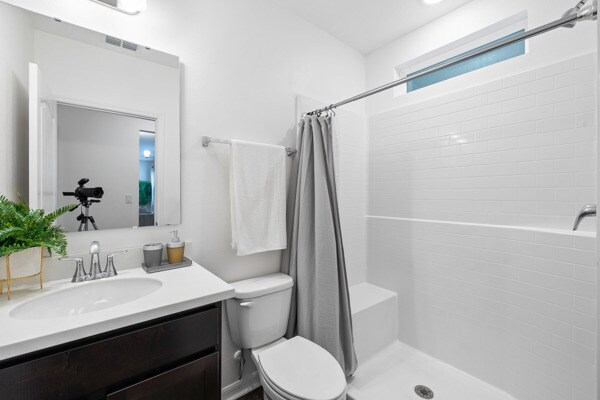 Building Photo - 14282 Coronado Dr