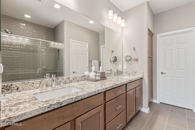 Building Photo - 3261 Maverick Dr