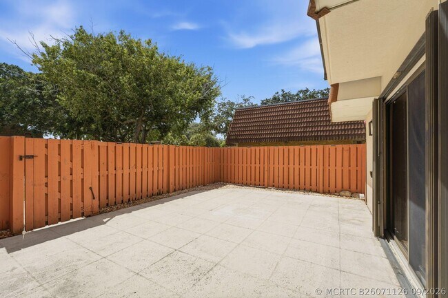 Building Photo - 236 Charter Way