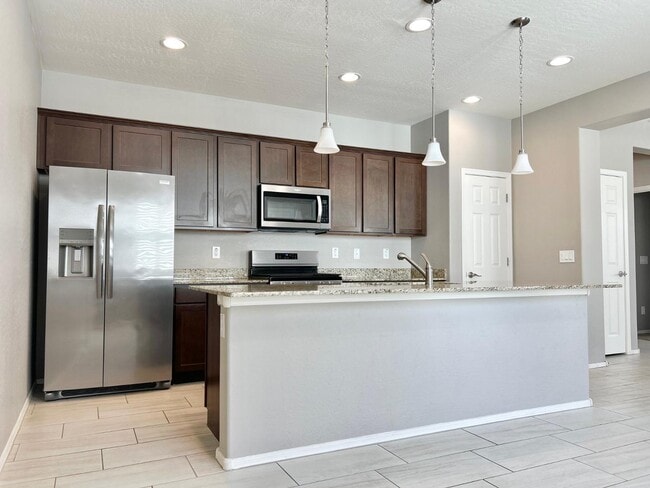 Building Photo - 152 N 56th Pl