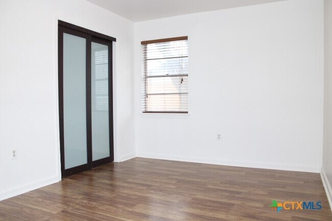 Building Photo - 1009 S 29th St