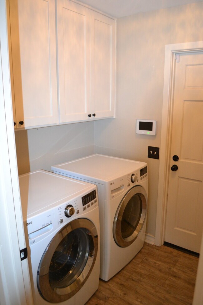 Building Photo - Move In Special!! - 1/2 Off 1st Months Ren...