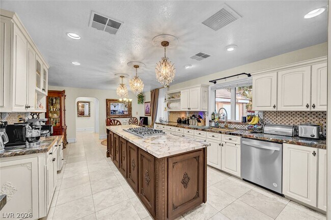 Building Photo - 7258 Loma Alta Cir