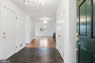 Building Photo - 218 E Marshall St