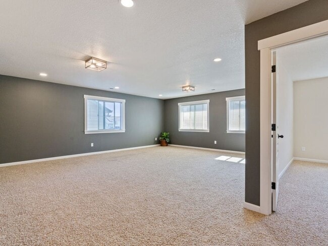 Building Photo - 4005 N Pioneer Canyon Dr