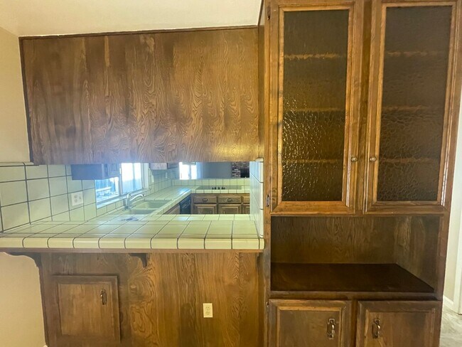 Building Photo - Single story located in East Modesto neigh...