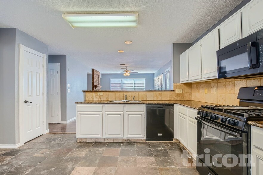 Building Photo - 1417 Baker Dr